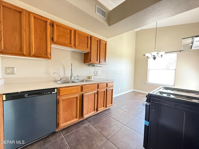 Building Photo - 1217 Iguana Pl