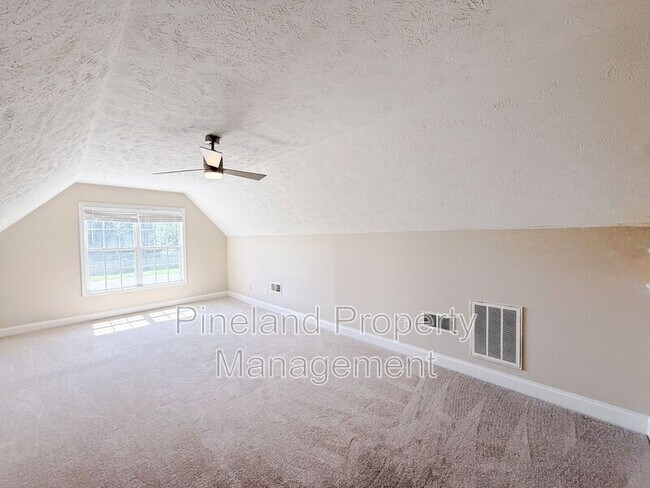 Building Photo - 117 Moorea Dr