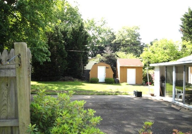 Building Photo - 3 bedroom/1 bathroom- Fenton Mill Road