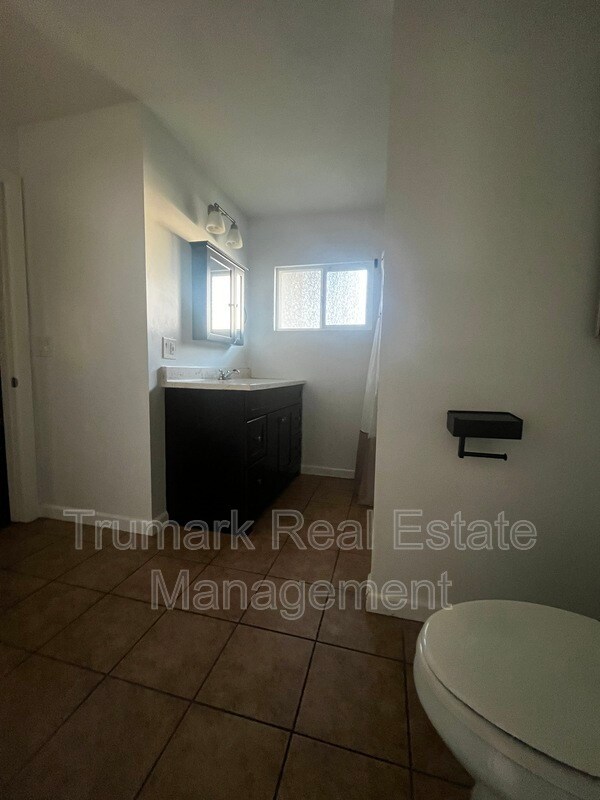 Building Photo - 8409 Wentworth St