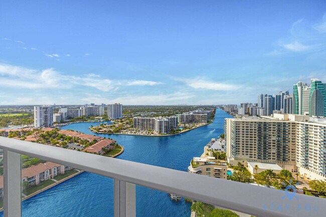 Building Photo - 4010 S Ocean Dr