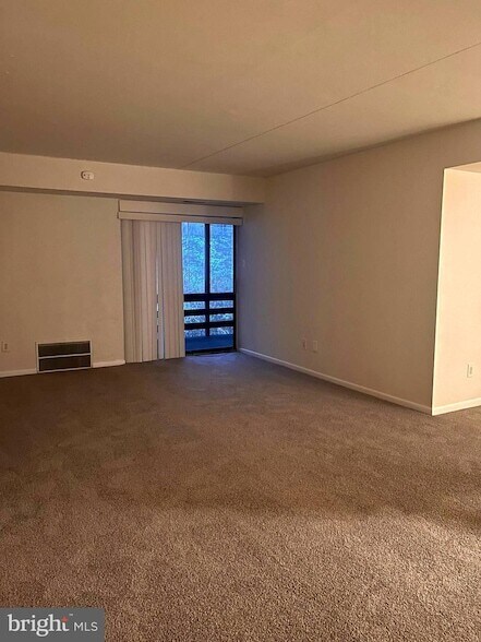 Building Photo - 329 Shawmont Ave