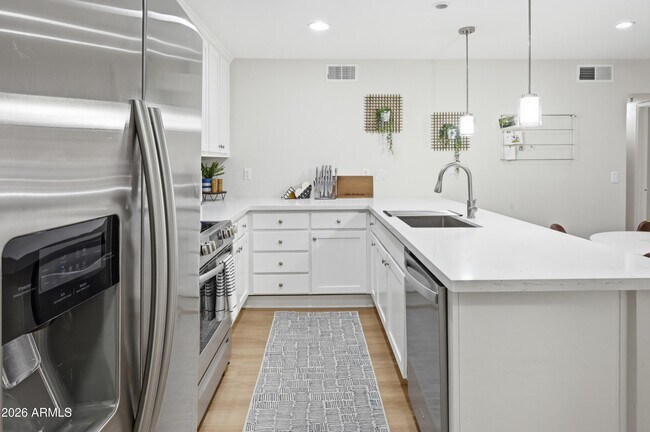 Building Photo - 4704 E Paradise Village Pkwy N