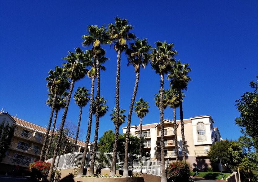 Building Photo - 4760 Templeton St