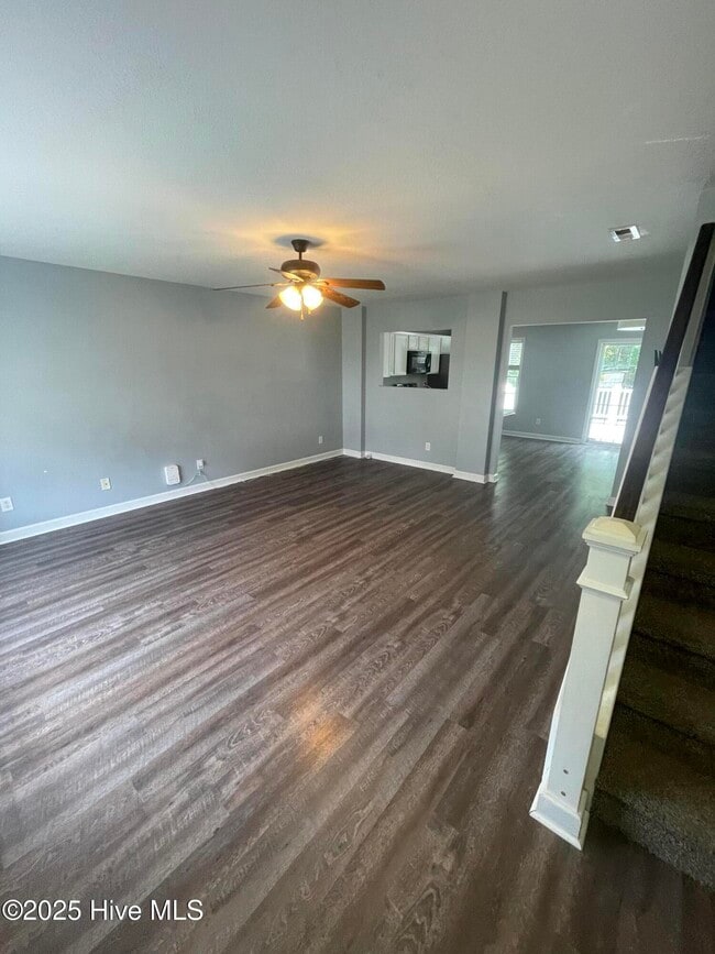 Building Photo - 146 Broadleaf Dr