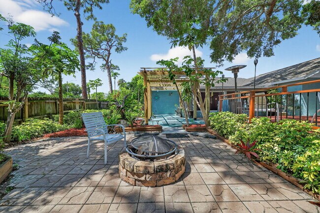 Building Photo - 6180 30th Ct S