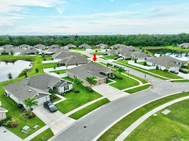 Building Photo - 8652 Waterstone Blvd