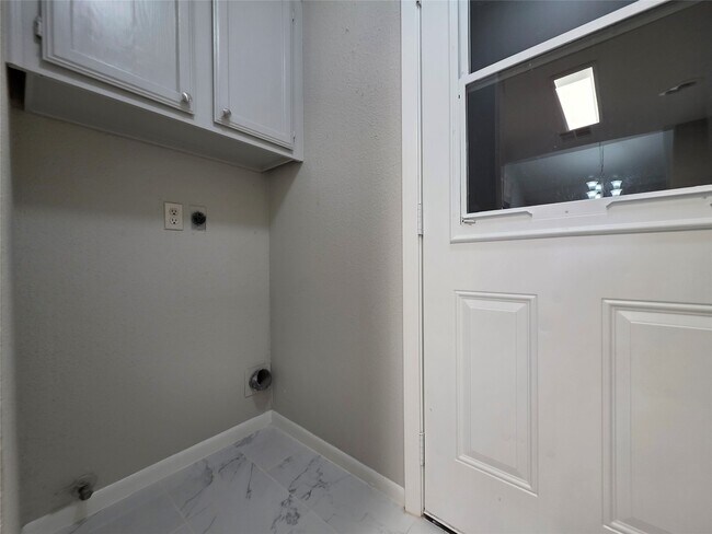 Building Photo - 3127 E Heatherock Cir