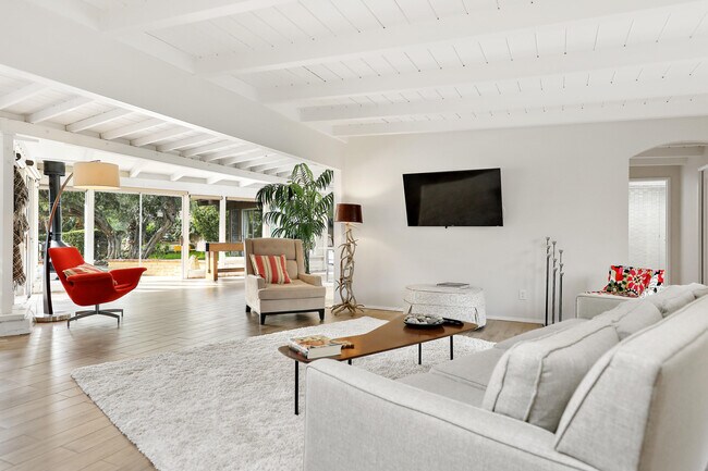 Building Photo - 261 Cordoba Way