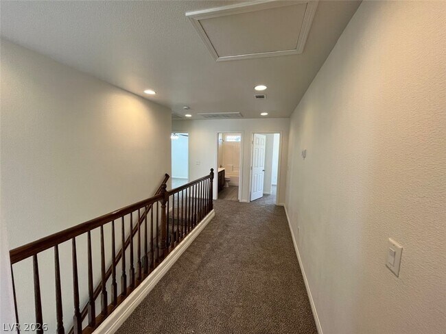 Building Photo - 1712 Newquay Commons Ave