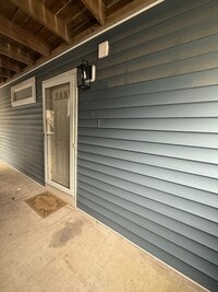 Building Photo - Chesapeake Bay Condo – One Block from the Beach!