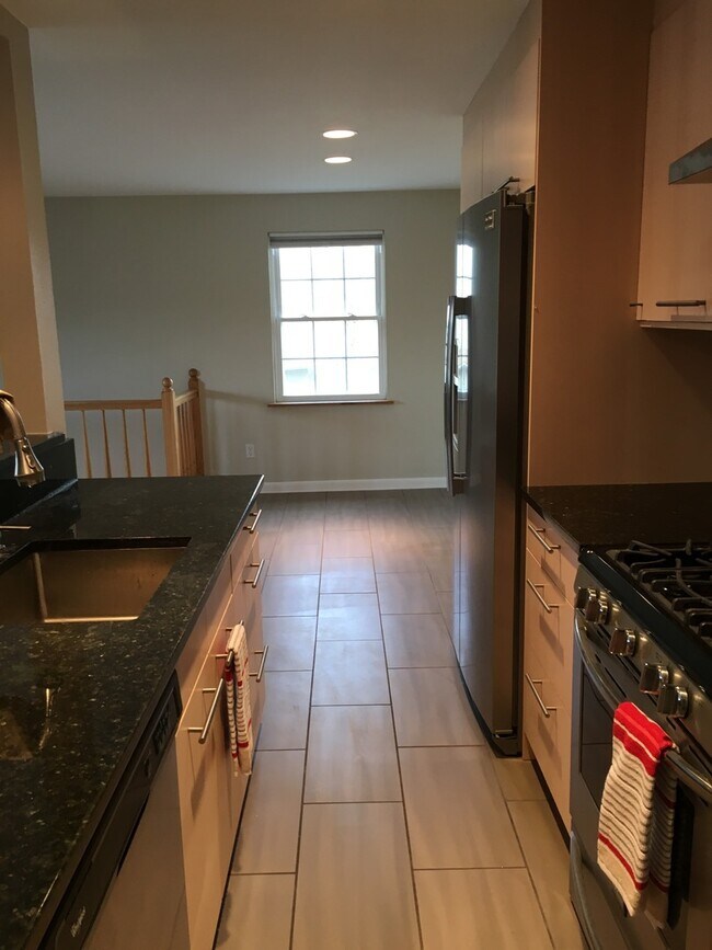 Building Photo - Lovely 2 bed 1 Bath Townhome in park-like setting in Boulder. - Available July 6th!