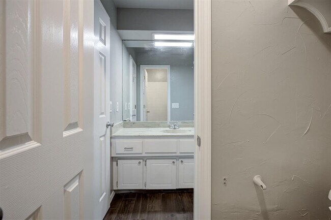 Building Photo - 2301 Tredington Way