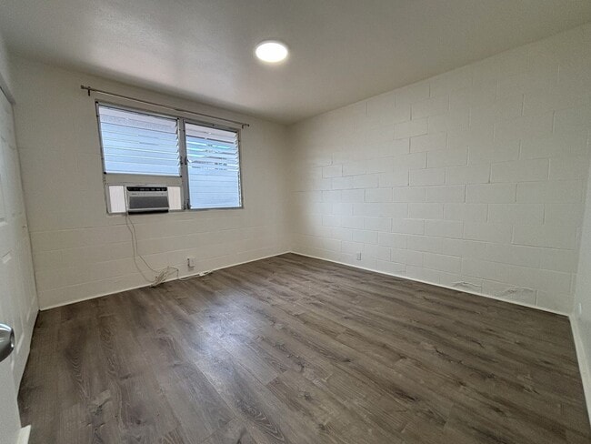 Building Photo - Ewa Apartments (Kulana) 2 Bdrm/1 Bath
