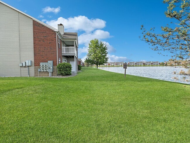 Building Photo - Luxe 1-Bedroom Haven: Serene Lakeside Livi...