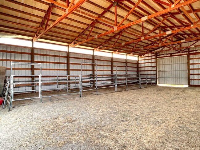 Building Photo - 10 Acres of Horse Property in Victor!