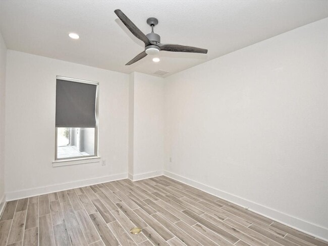 Building Photo - 8608 Bestride Bend