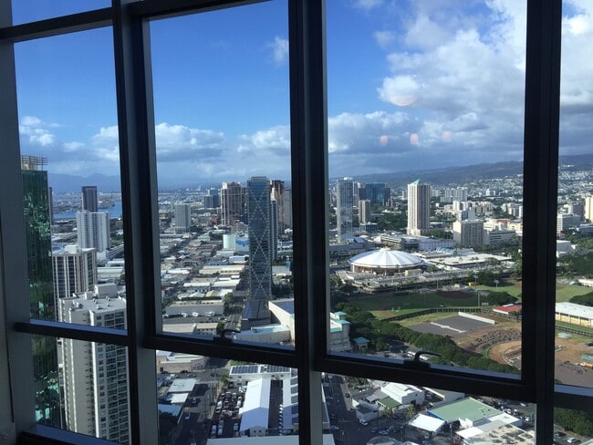 Building Photo - Waihonua at Kewalo 1-Bedroom Penthouse!