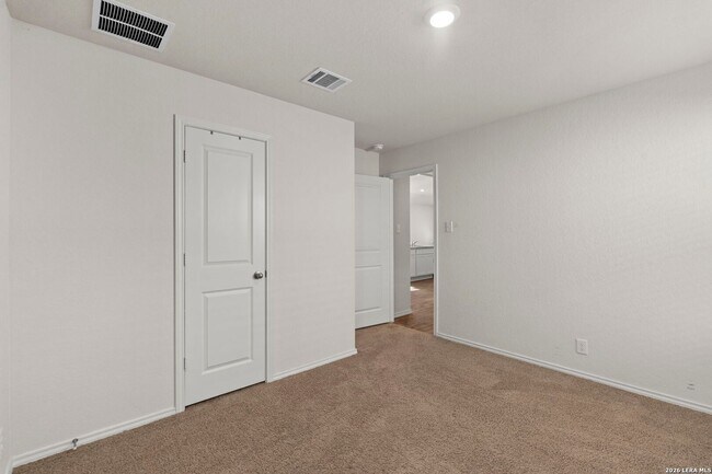 Building Photo - 3 Bedroom/2 Bath Redbird Ranch Subdivision