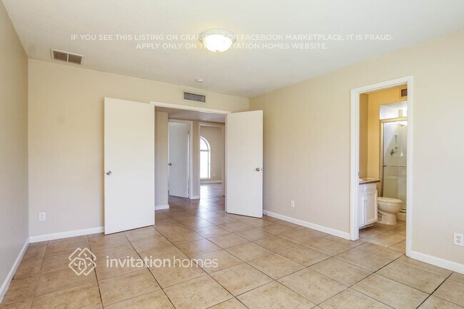 Building Photo - 7525 W MacKenzie Dr