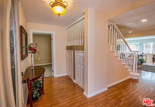 Building Photo - 7830 W 83rd St