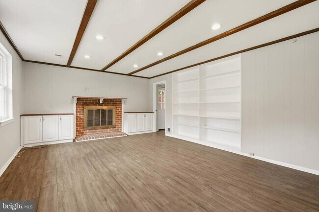 Building Photo - 808 E Franklin Ave