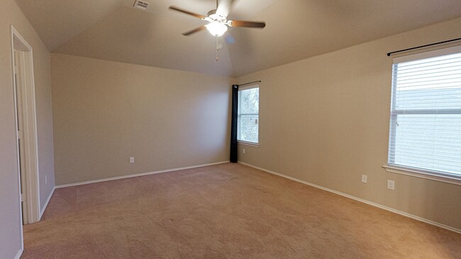 Building Photo - 4/2.5 Rental in Summerlyn Subdivision, Lea...