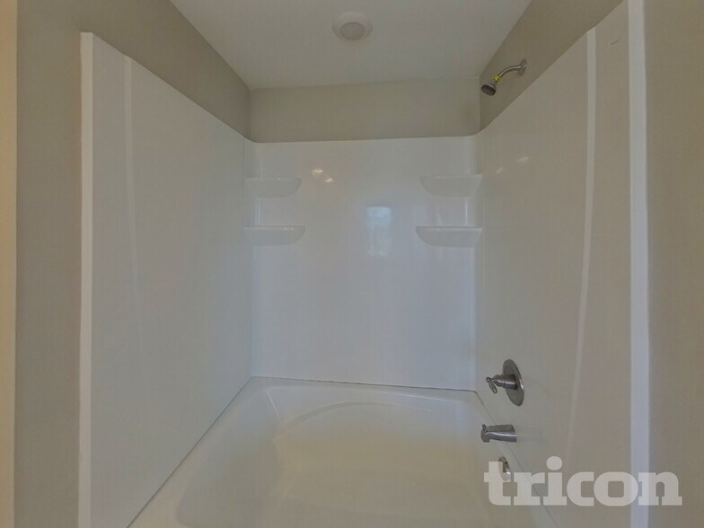 Building Photo - 1405 Veranda Ln