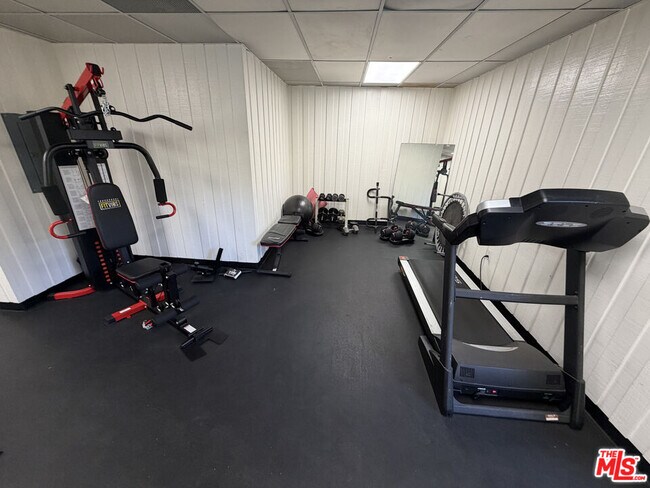 Building Photo - 843 4th St