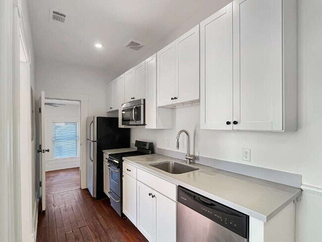 Building Photo - 1313 Whitaker St