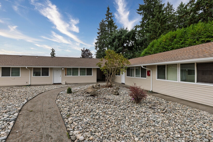 Interior Photo - Timberwood Court