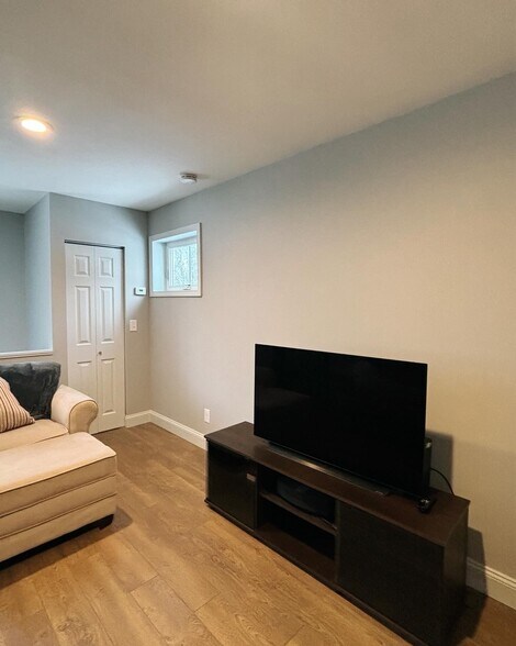 Building Photo - 544 Tolend Rd