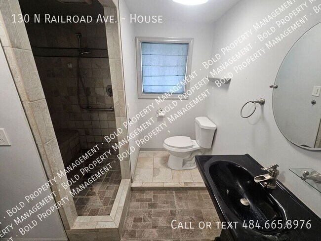 Building Photo - 130 N Railroad St