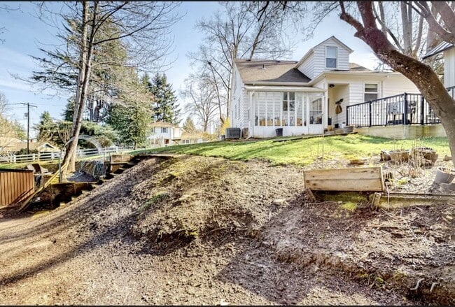 Building Photo - $2,700 - All Utilities Included Modern ADU with Two Bedrooms Townhouse Ready For Lease!