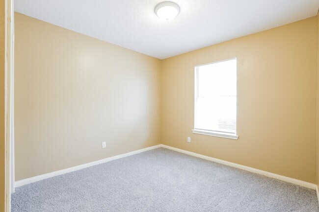 Building Photo - 16039 Imperial Forest Ln