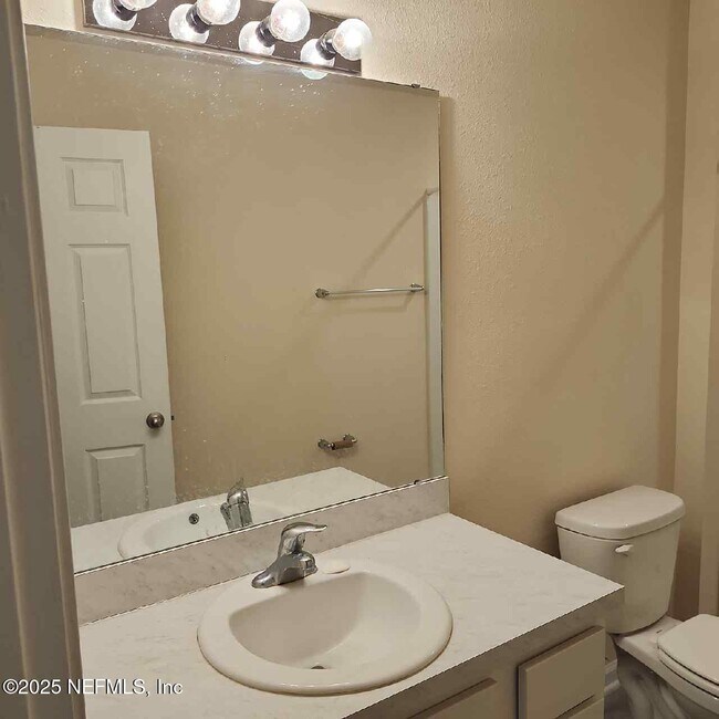 Building Photo - 86624 Shortline Cir