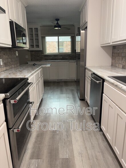 Building Photo - 1814 S Ash Pl