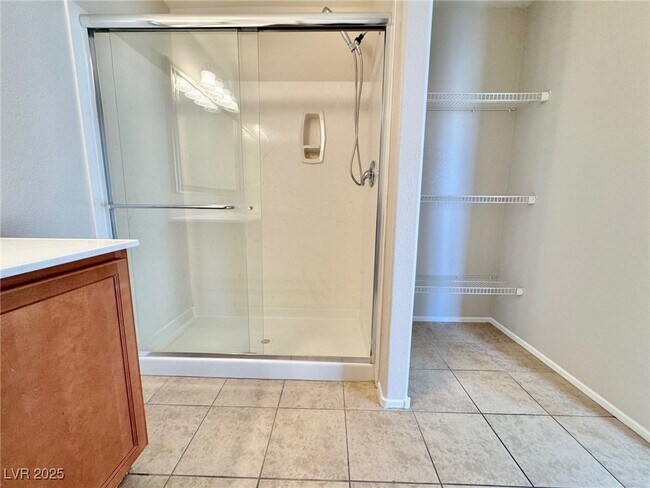 Building Photo - 9413 Sweetwood Ave