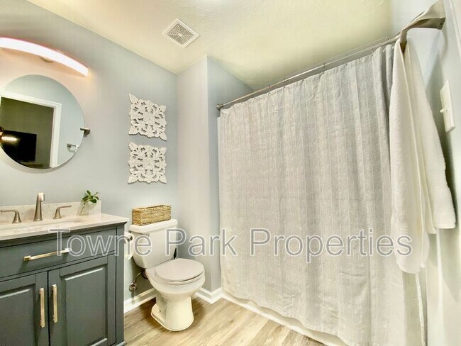 Building Photo - 549 Edgecliff Ln