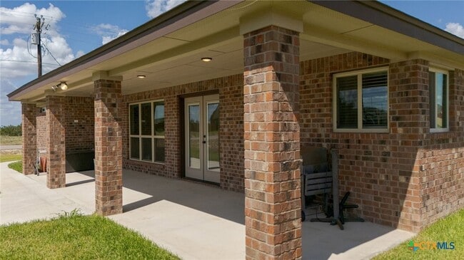 Building Photo - 300 Martin Dr