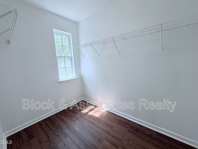 Building Photo - 9915 Wasser Ct