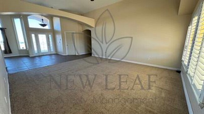 Building Photo - Beautiful 4 bedroom on LARGE private lot in PHELAN