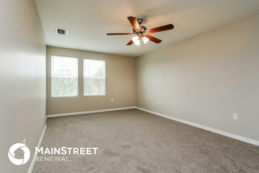 Building Photo - 3202 37th St W