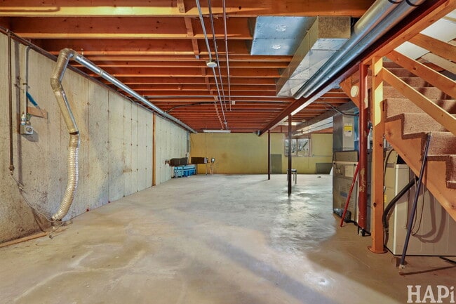 Building Photo - 920 Pleasant St