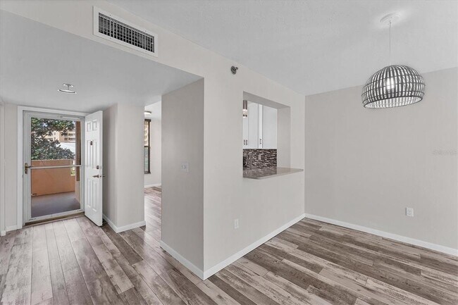 Building Photo - 4530 Pinebrook Cir