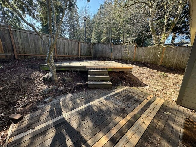 Building Photo - *1/2 OFF 1ST MONTH'S RENT PROMO* 3 BR Townhome- Wonderful Privacy Deck in Beaverton with 1 Car Ga...