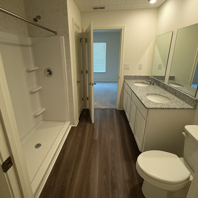 Building Photo - 140 Lochwolde Dr