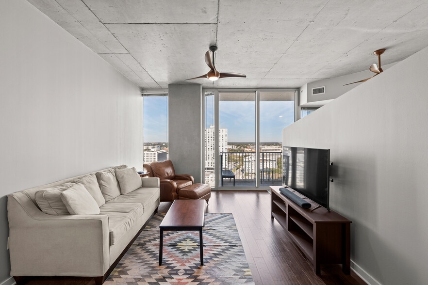 Building Photo - 777 N Ashley Dr