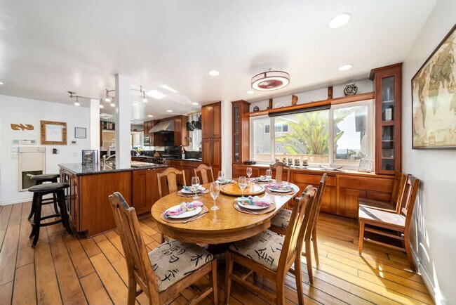 Building Photo - 3464 Carlsbad Blvd