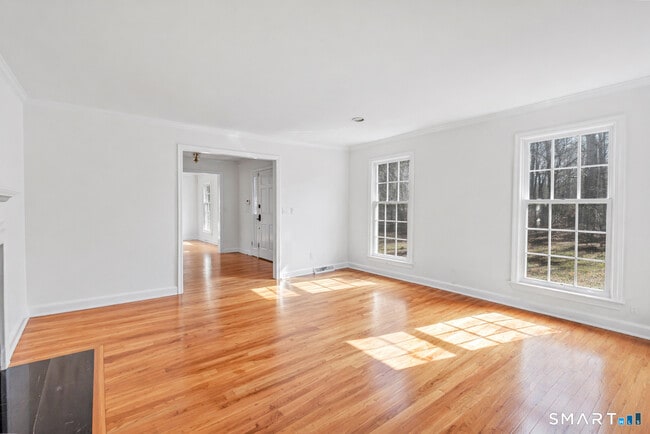 Building Photo - 553 Judd Rd